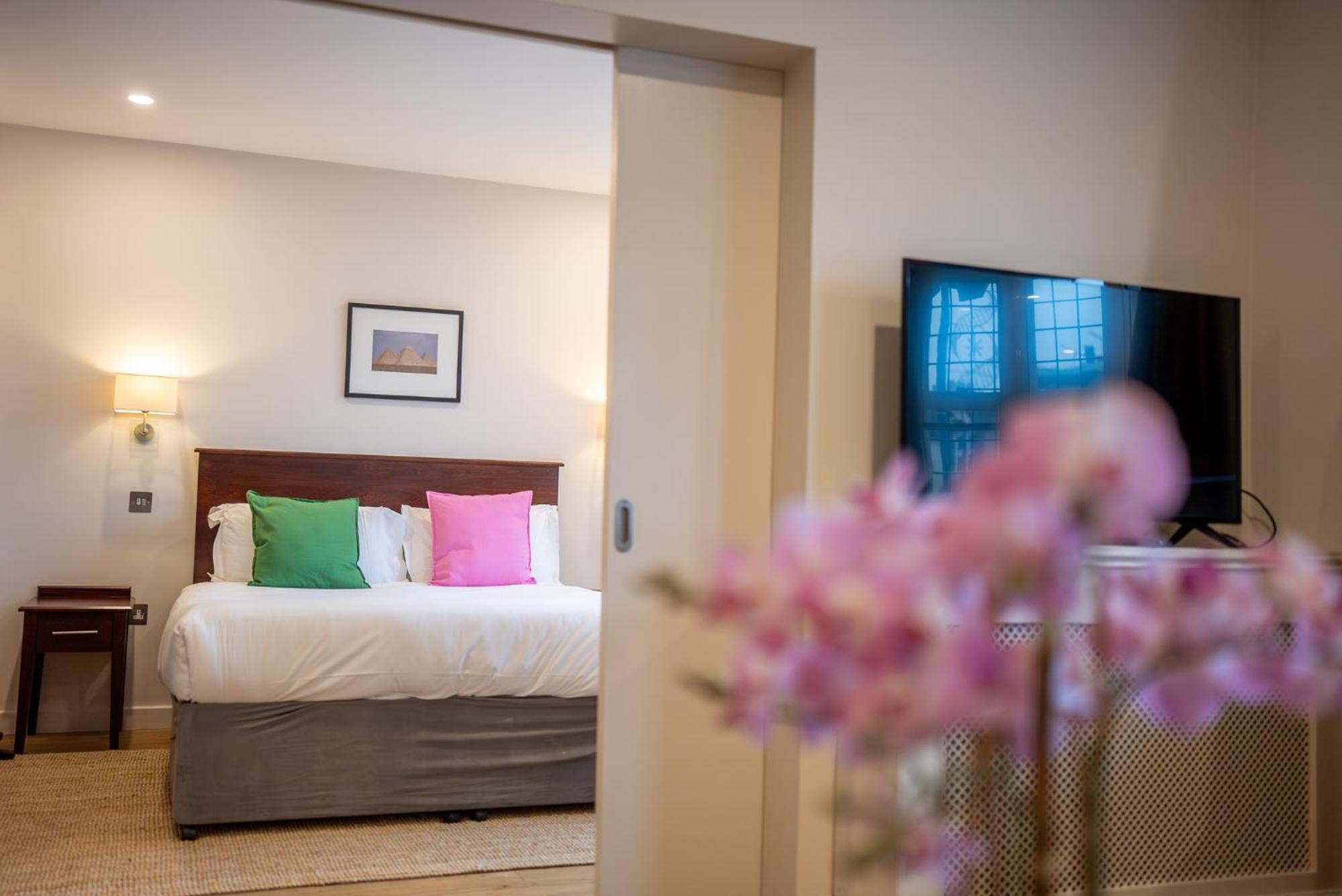County Hotel Chelmsford Esterno foto