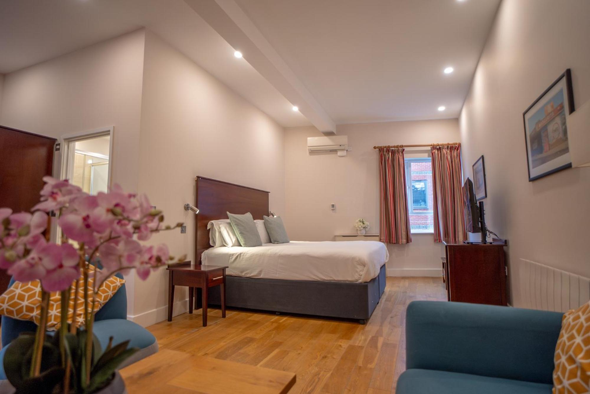 County Hotel Chelmsford Esterno foto