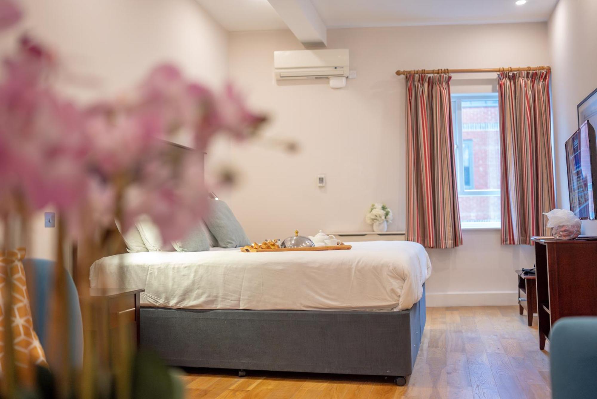 County Hotel Chelmsford Esterno foto