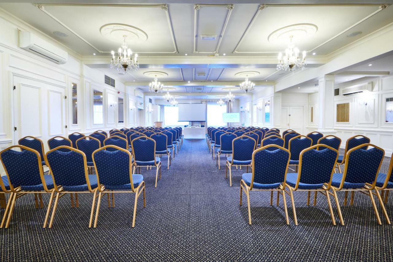 County Hotel Chelmsford Esterno foto